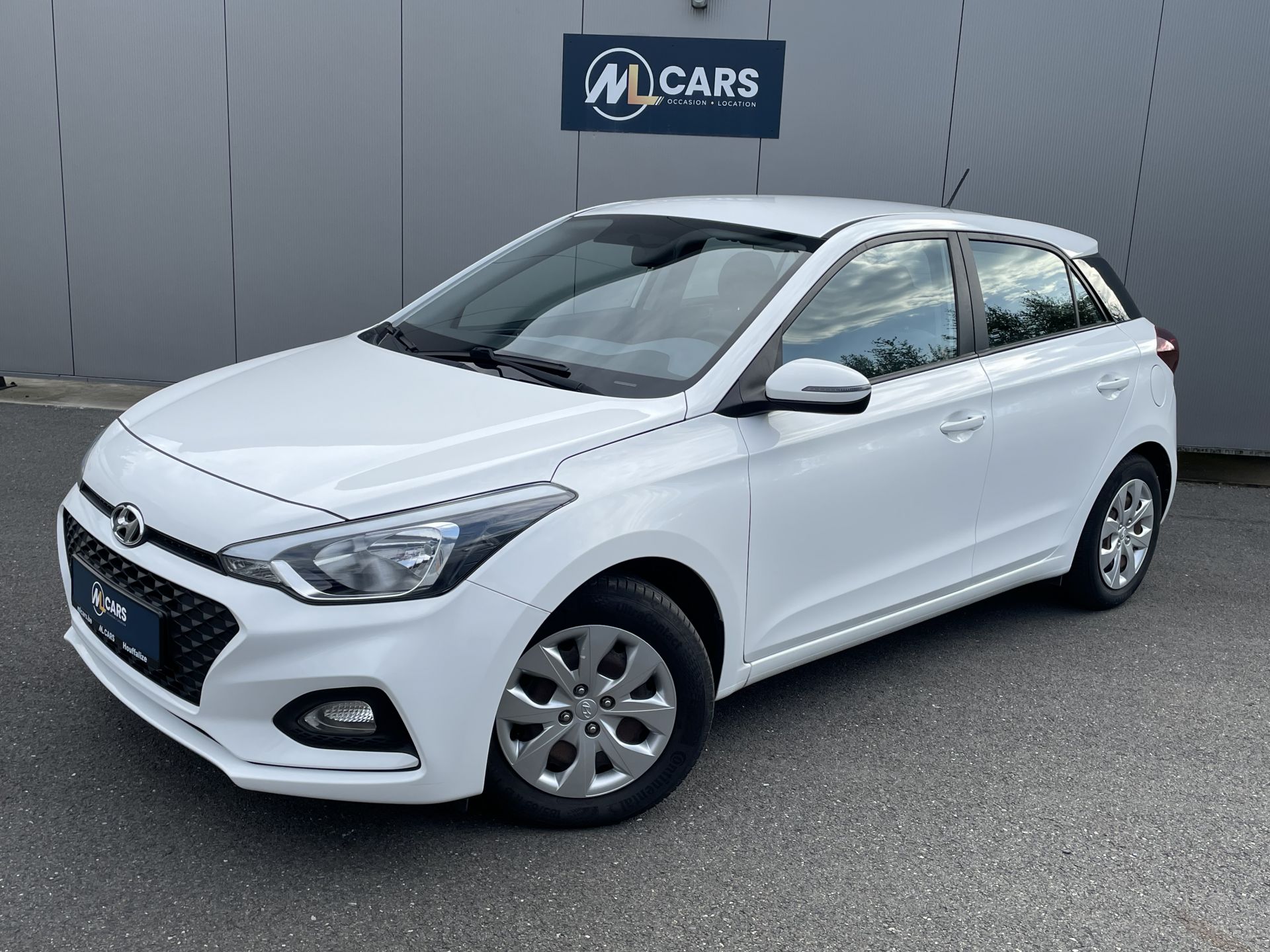 occasion HYUNDAI i 20 occasion 1200 ESSENCE 5 PORTES 2018 5 portes - ML Cars à Houffalize