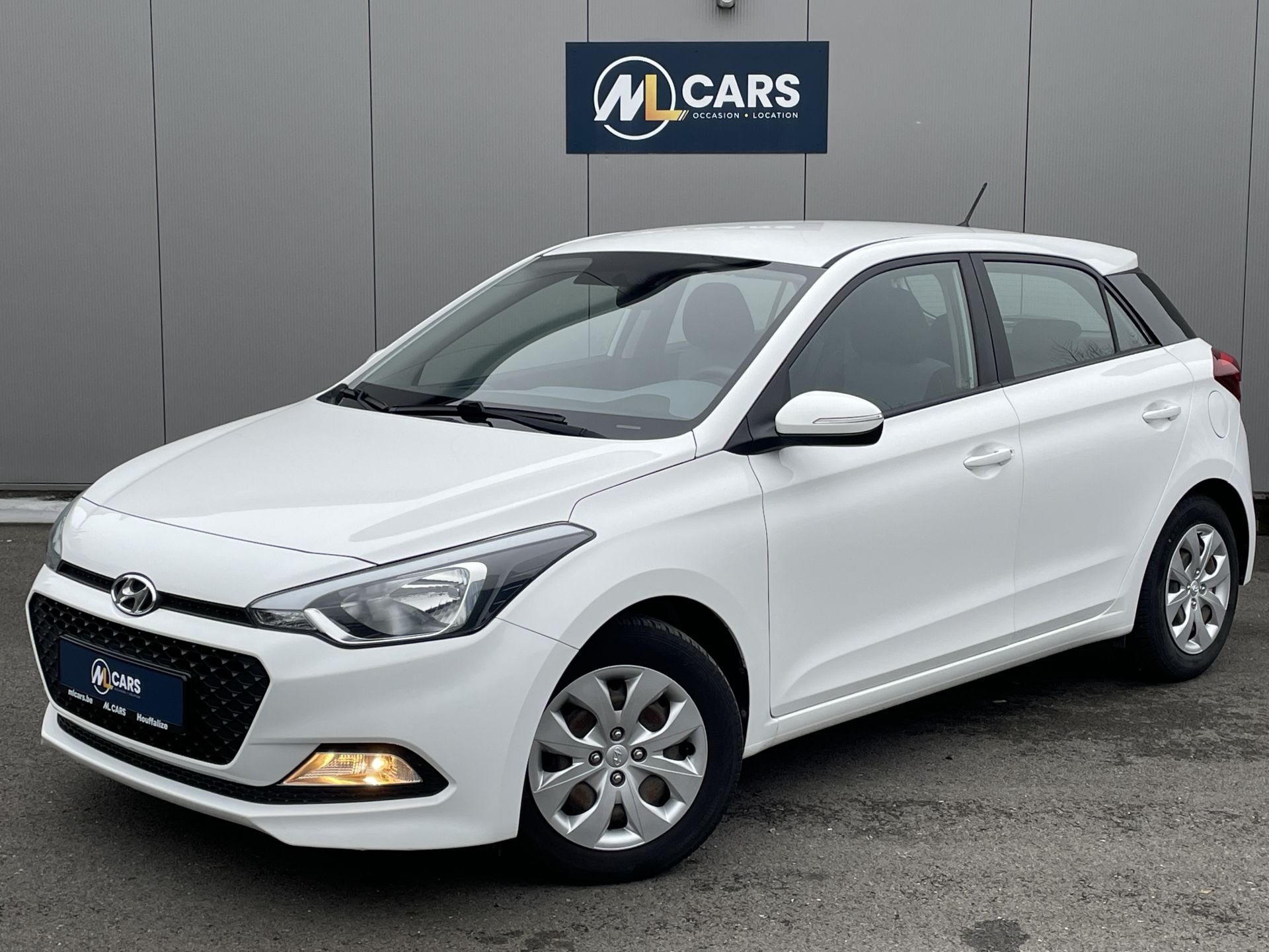 occasion HYUNDAI i20 occasion ESSENCE 5 PORTES 2018 5 portes - ML Cars à Houffalize