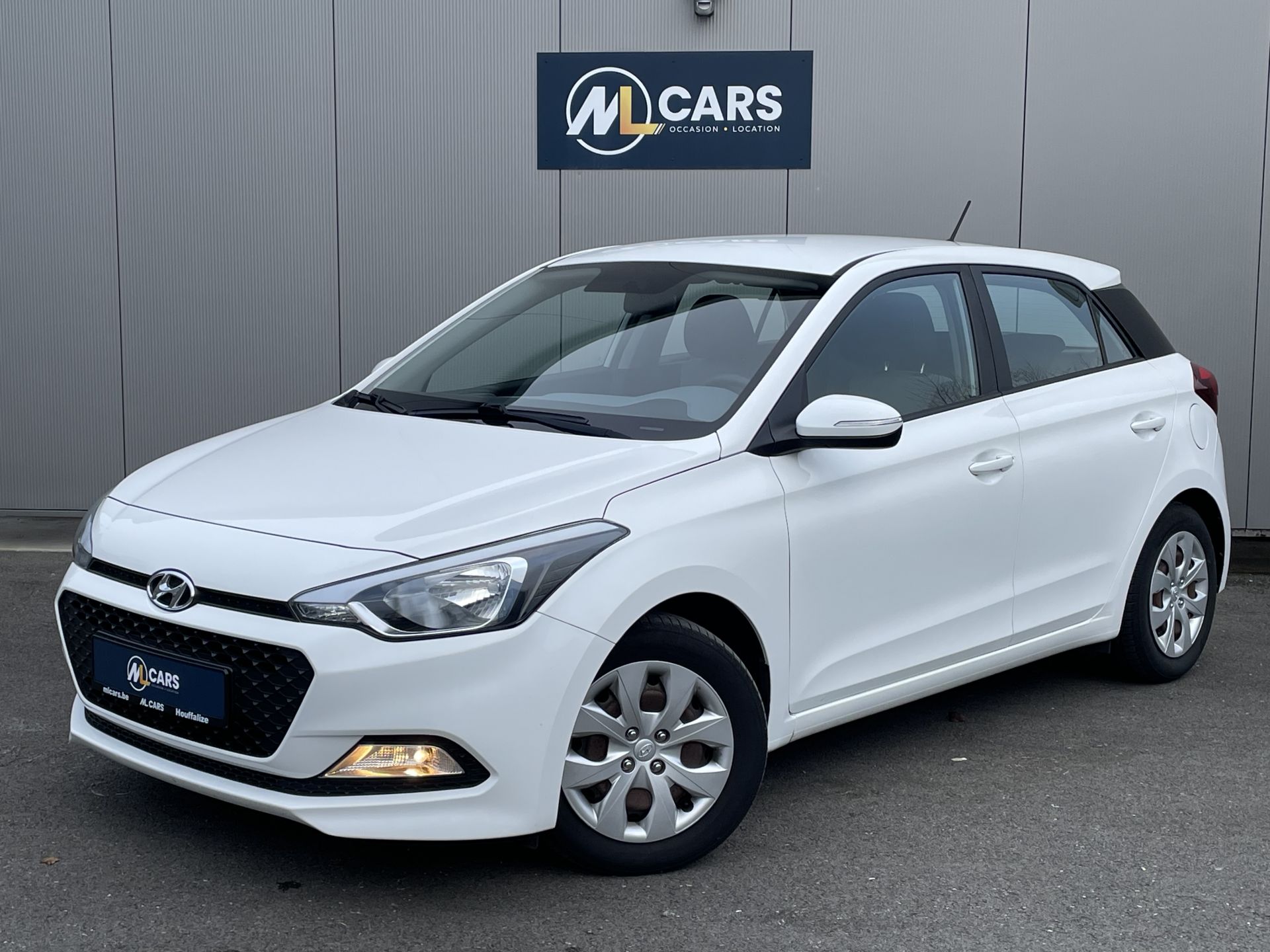 occasion HYUNDAI i20 occasion ESSENCE 5 PORTES 2018 5 portes - ML Cars à Houffalize