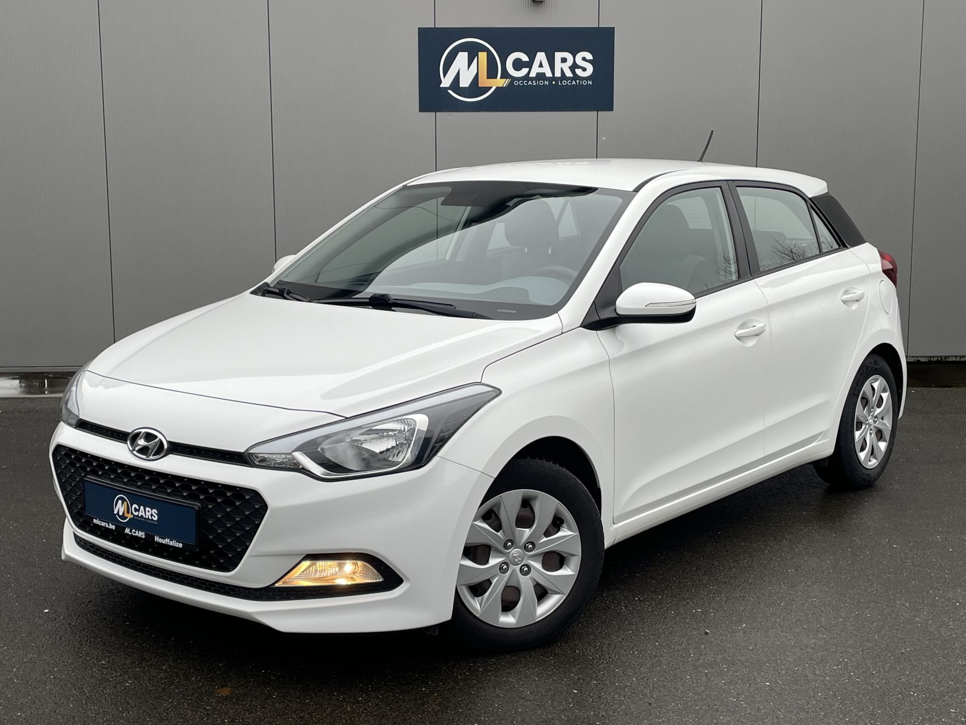 occasion HYUNDAI i20 occasion ESSENCE 5 PORTES 2018 5 portes - ML Cars à Houffalize