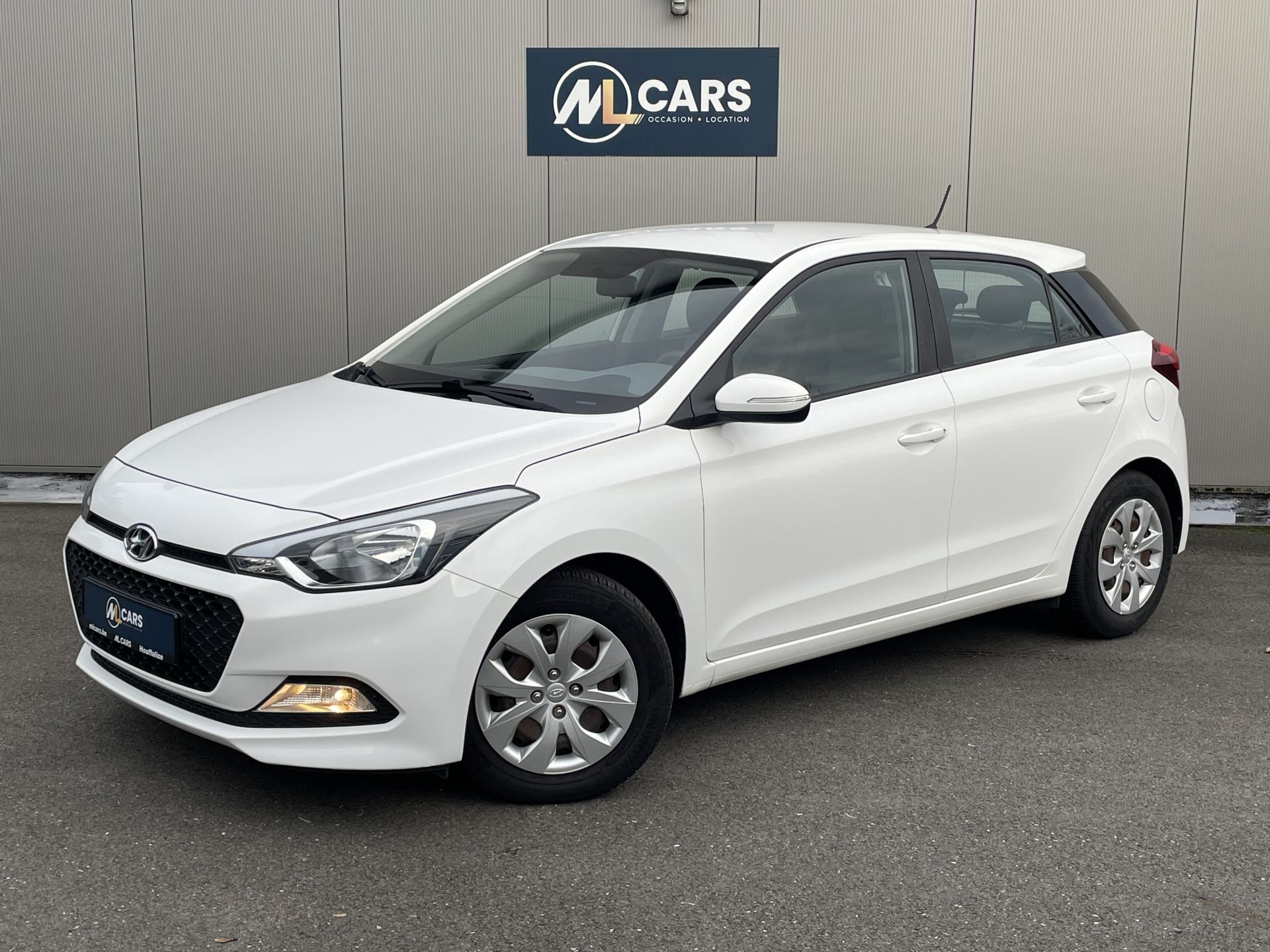 occasion HYUNDAI i 20 occasion ESSENCE 5 PORTES 2018 5 portes - ML Cars à Houffalize